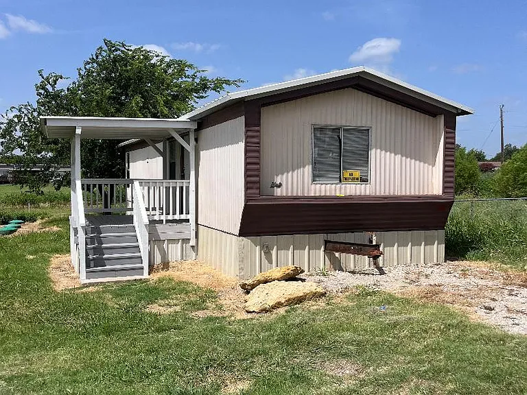 11573 Buttercup Ln — Photo 1
