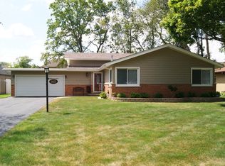 3855 Gregory Dr, Northbrook, IL 60062