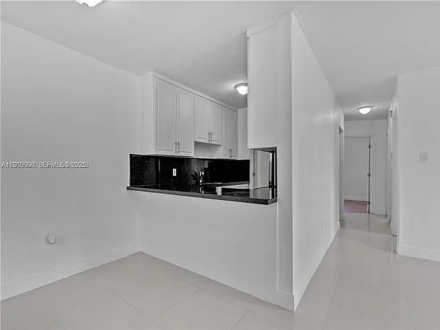 11239 SW 5th Ter #MAIN — Photo 7