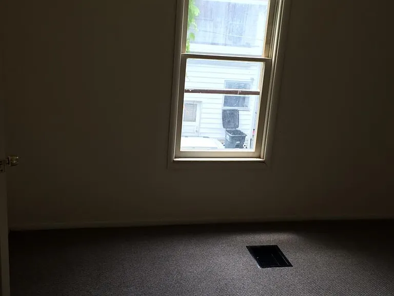 11922 Franklin Blvd #SINGLE HOU — Photo 14