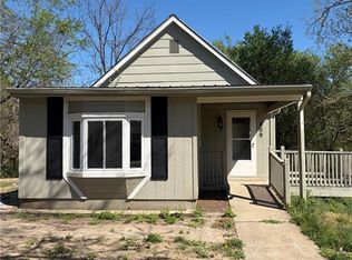 809 Seneca St, Leavenworth, KS 66048