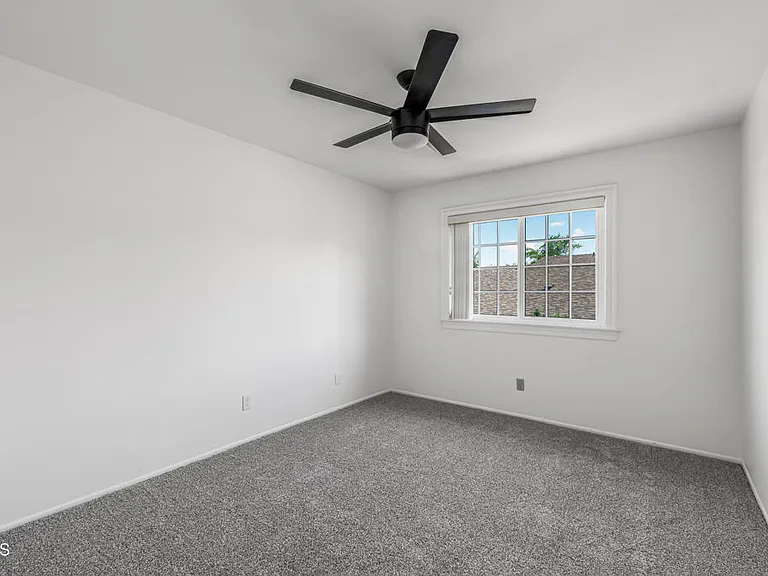 327 Bethany St — Photo 36