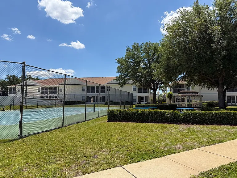 8824 Coral Palms Ct #B — Photo 28
