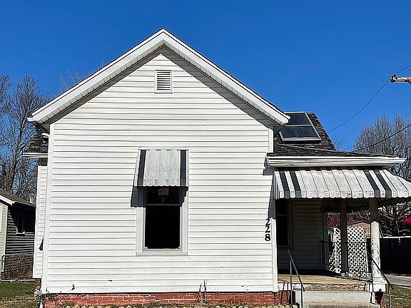 2nd image of 228 W Franklin St