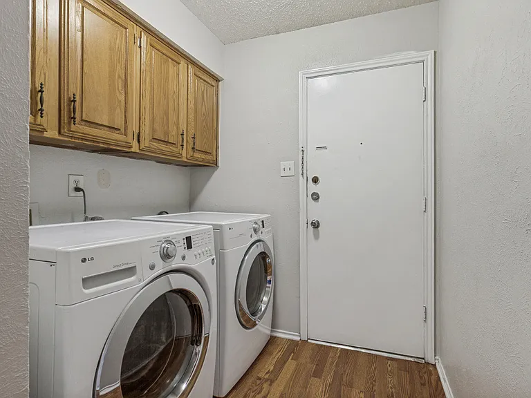 13238 Carthage Ln — Photo 23