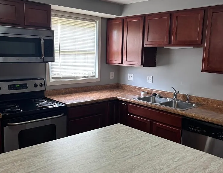 1350 Waycross Rd — Photo 4