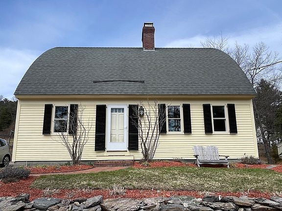 2nd image of 699 Martins Pond Rd