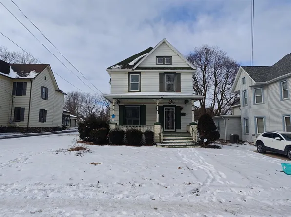 1020 S Oak Ave, Freeport, IL 61032