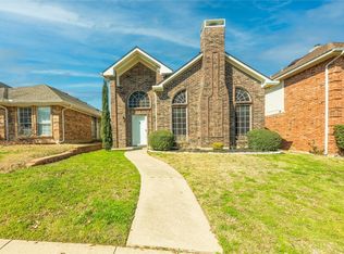 1412 Homestead Ln, Carrollton, TX 75007