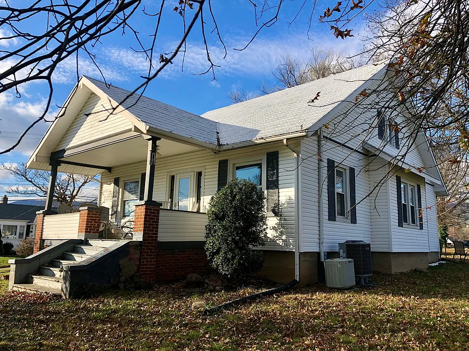 112 N Bruffey St