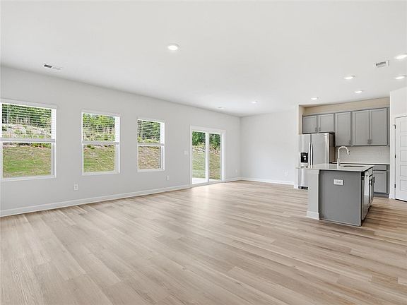 3rd image of 1532 Switchback Cir