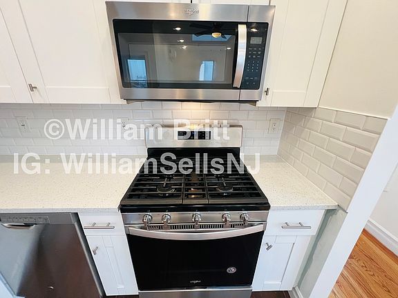 3rd image of 373 Danforth Ave #404