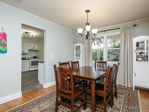 5th image of 3214 Woodridge Dr