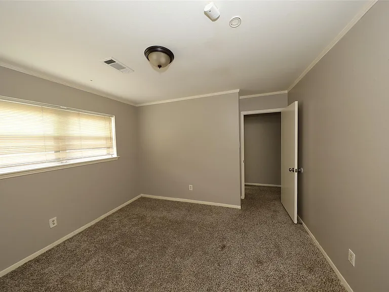 8519 Leader St — Photo 15