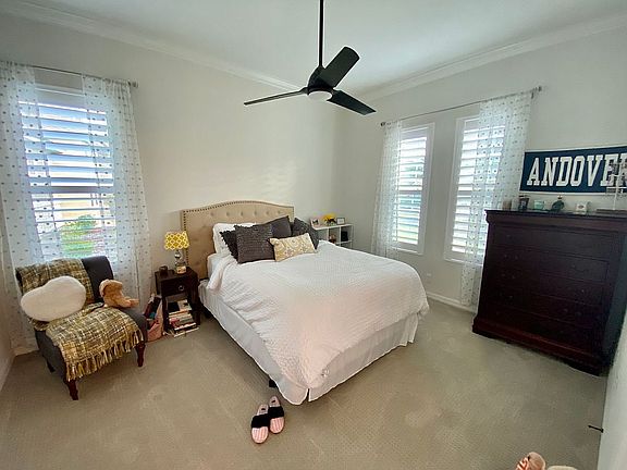 Office or 5th bedroom