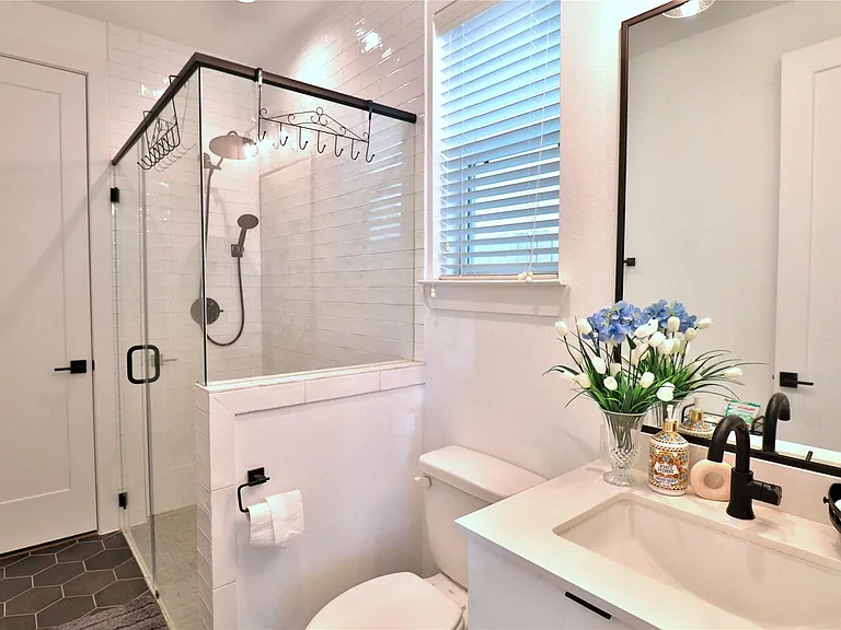 2637 Jackson St — Photo 18
