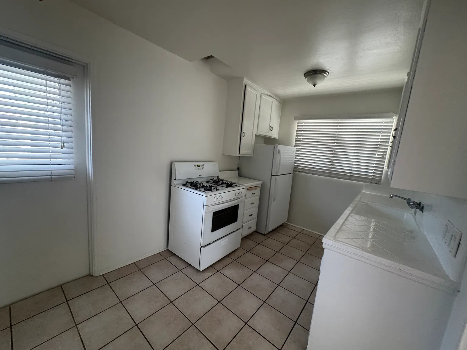 8860 La Mesa Blvd — Photo 2