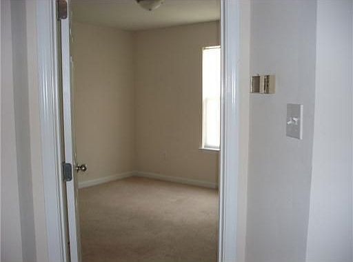 5th image of 1181 Century Oaks Dr