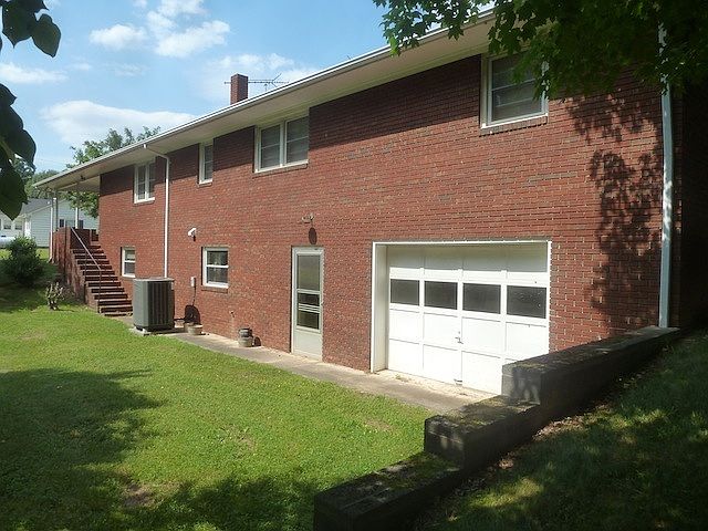 2nd image of 1368 Clingman Rd