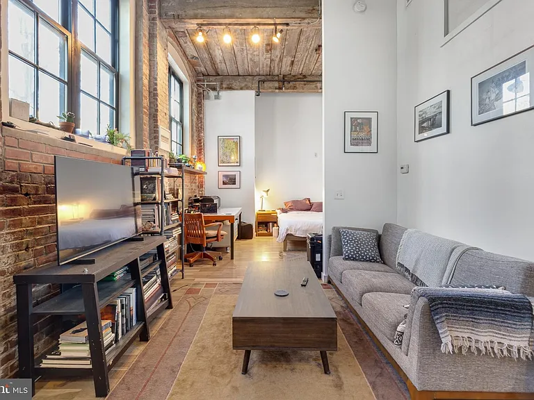 1737 N Howard St #1C — Photo 1
