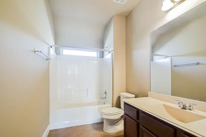 604 Kinghaven Dr — Photo 16