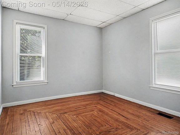 4th image of 8089 Miller Rd