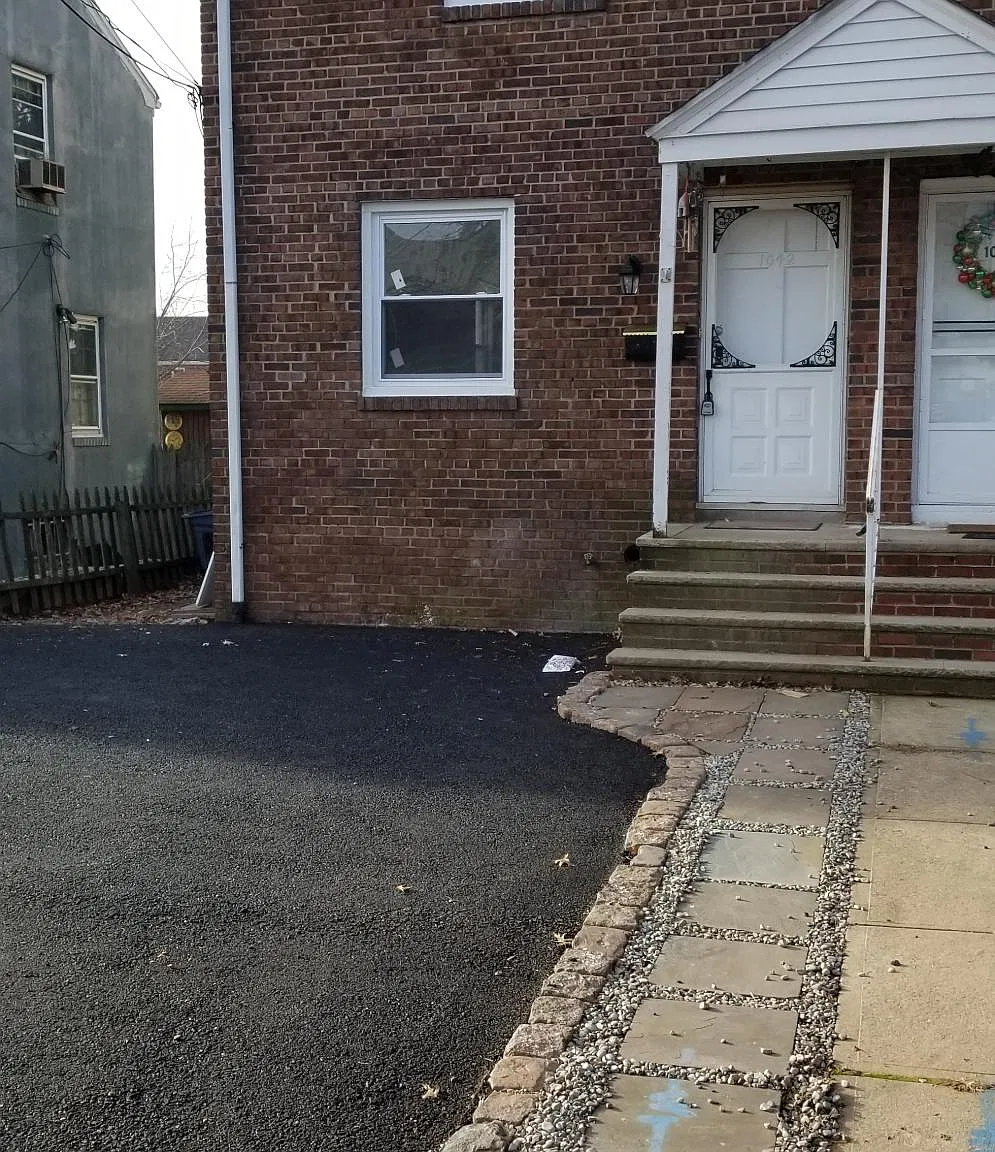 1042 S Elmora Ave — Photo 1