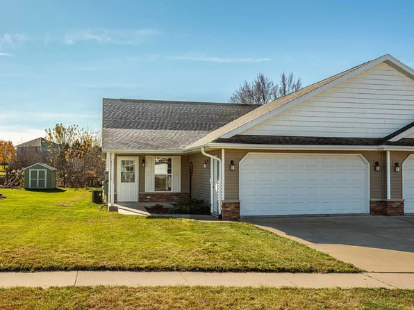 805 Heather Ln, Platteville, WI 53818
