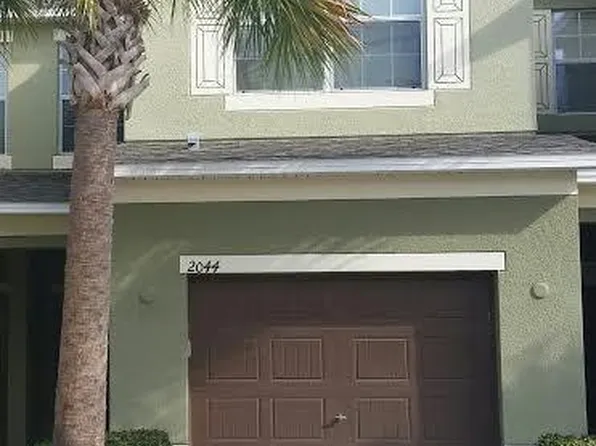 2044 Hawks View Dr, Ruskin, FL 33570