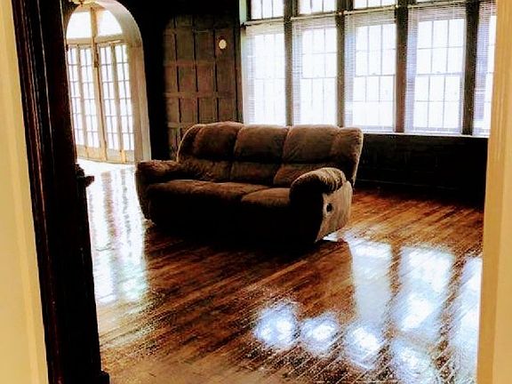 2nd image of 1110 Grove Ave APT A