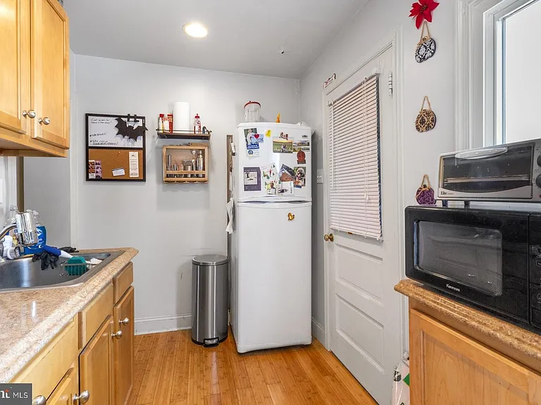 2310 E Gordon St — Photo 9
