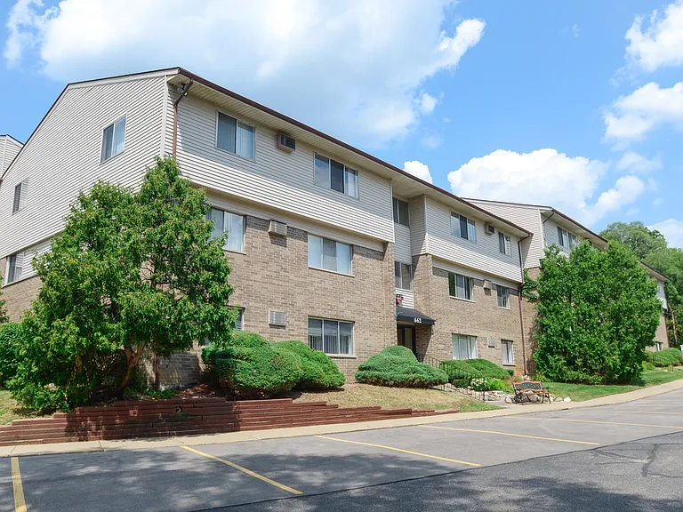 Rochester Square Apartments — Photo 53