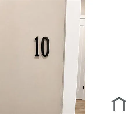 1 bed, $2,499 — Photo 3