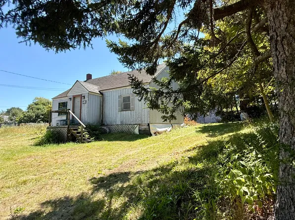 10 Dresner Street, Eastport, ME 04631