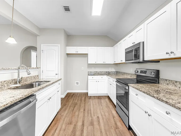 1823 Landing Pl — Photo 10