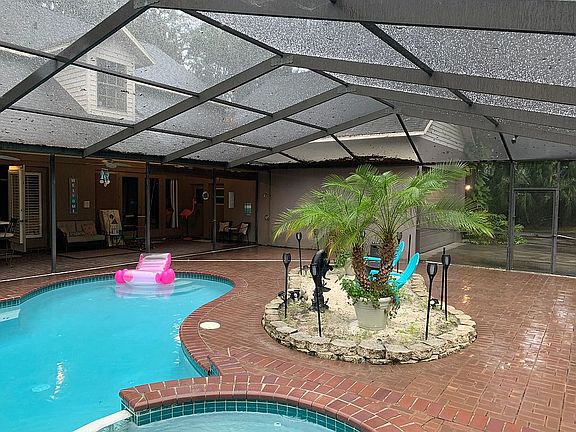 2nd image of 1501 Fox Hill Pl