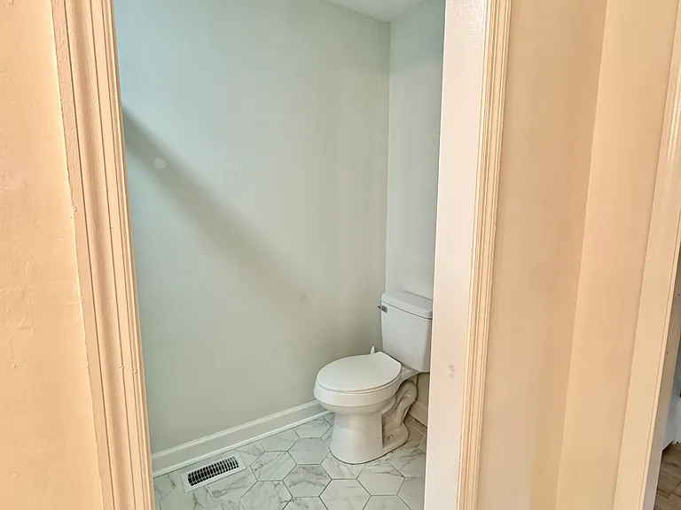 303 Long Leaf Dr — Photo 17