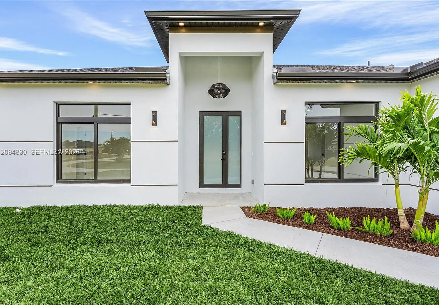 4 bed, 3.0 bath, 2030 sqft, $2,400 — Photo 3