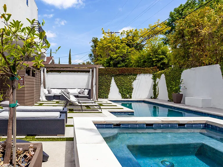808 N La Jolla Ave — Photo 39