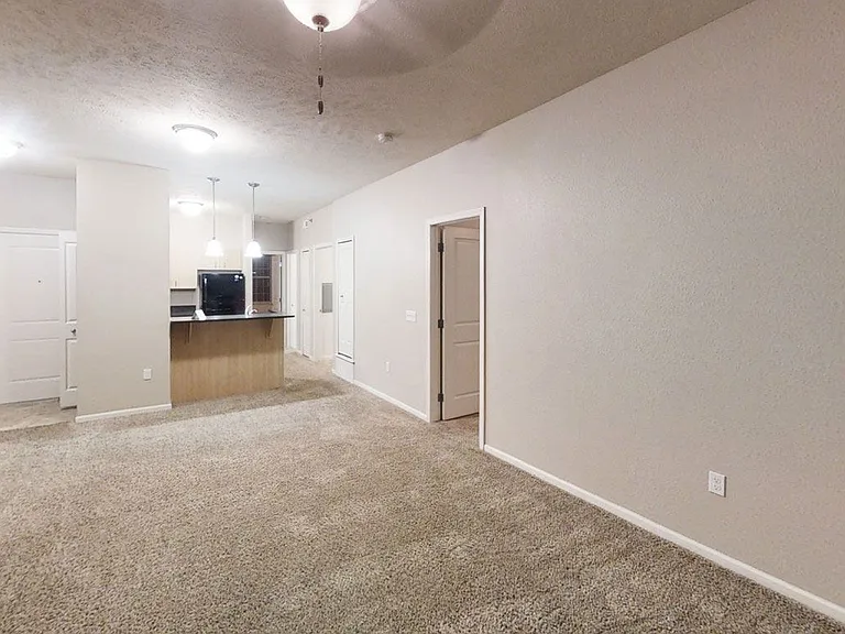 Lynbrook Apartments and Townhomes — Photo 33