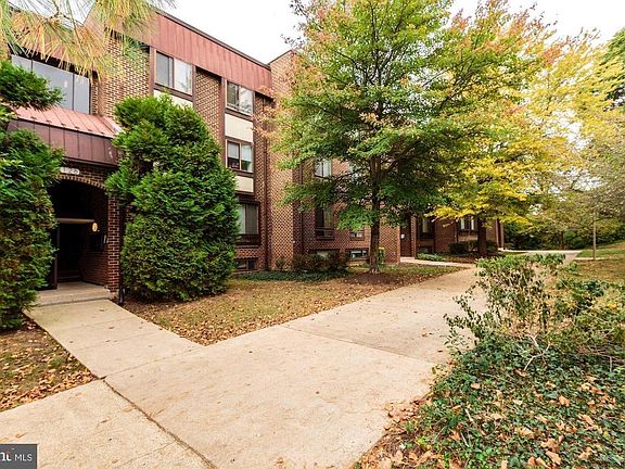 2nd image of 126 Roberts Ln APT 100