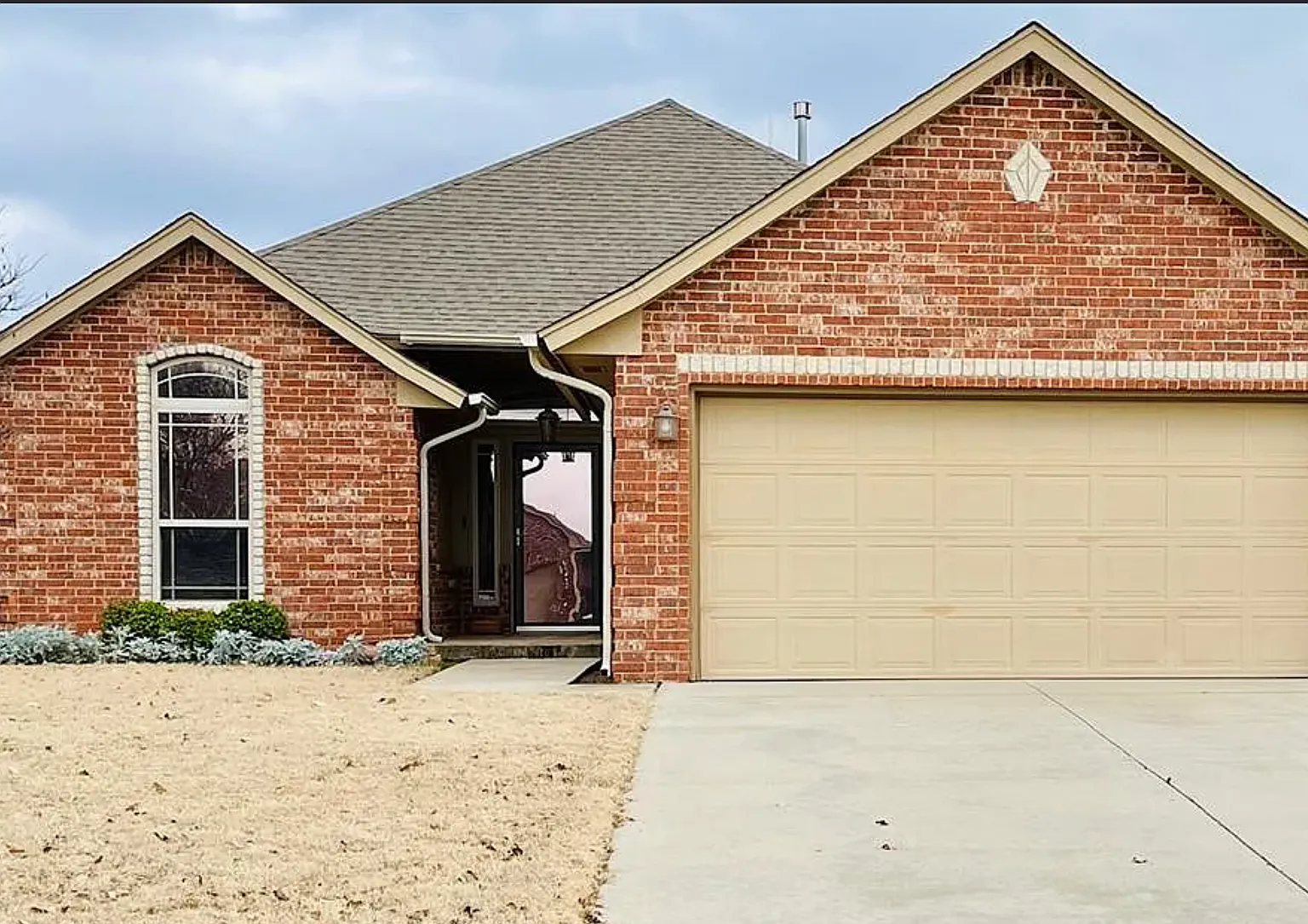 3 bed, 1455 sqft, $2,350 — Photo 1
