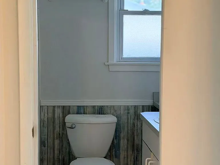 395 Loretta Cres #BACK — Photo 15