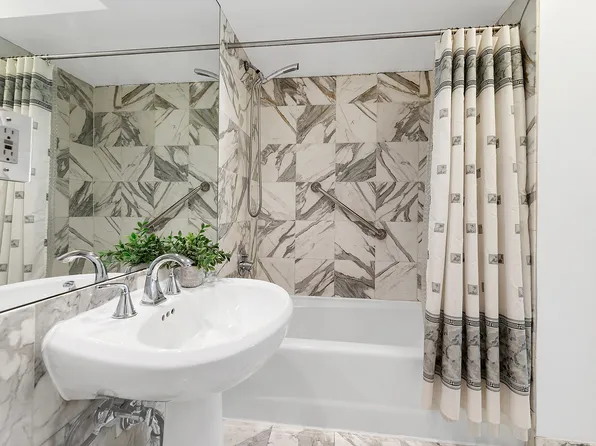 111 East 85th Street image 8 of 11