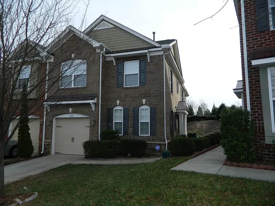 1027 Remington Oaks Cir