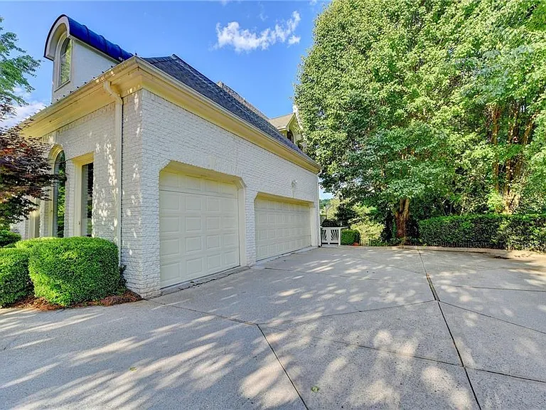 645 Falls Bay Ct — Photo 3