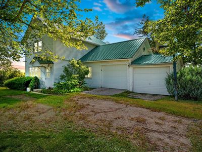 8219 Middle ROAD, Manitowoc, WI, 54220