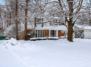 32436 Olde Franklin Dr, Farmington Hills, MI