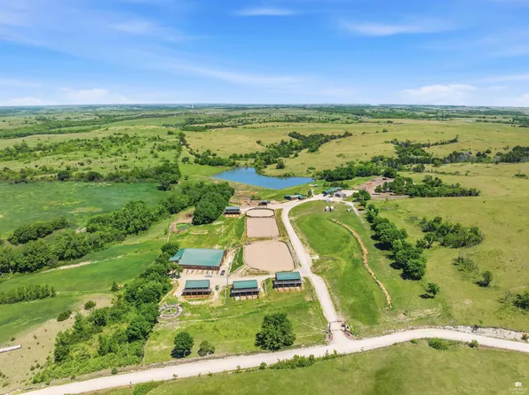 13325 Brush Creek Rd, Westmoreland, KS 66549