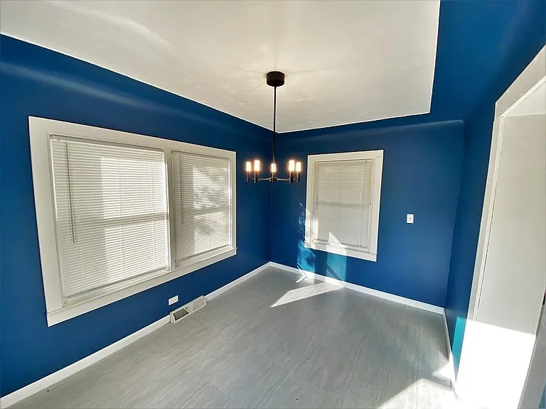 5925 Jefferson Ave — Photo 9